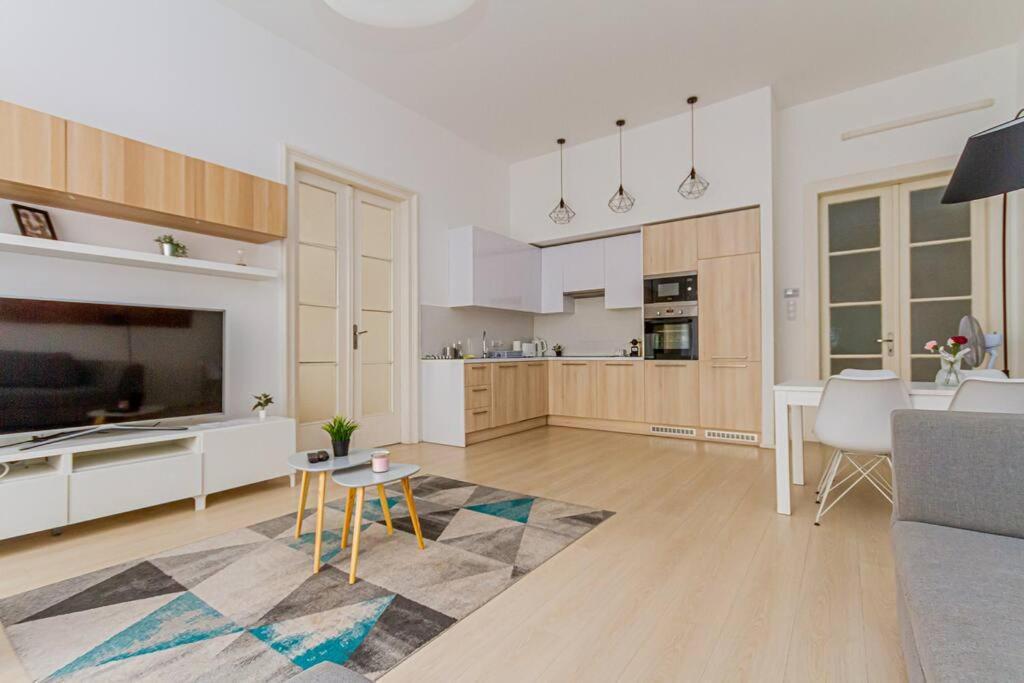Luminous Design Apartment - W18 Budapest Exterior photo